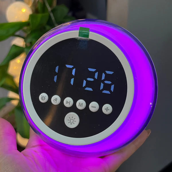 Reloj despertador con parlante bluetooth, radio FM y lámpara RGB 🌈 REF. p12